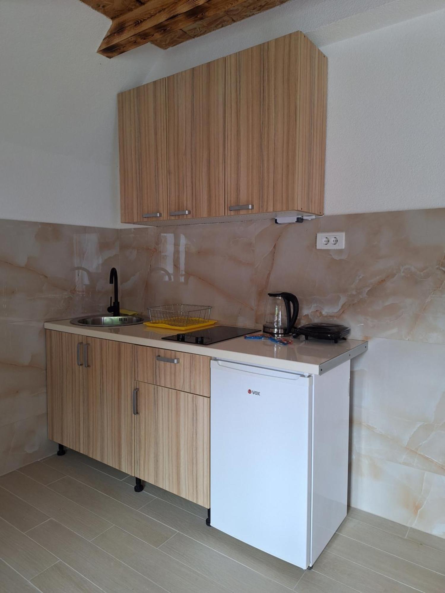 פלוזינה Apartmani Lena מראה חיצוני תמונה