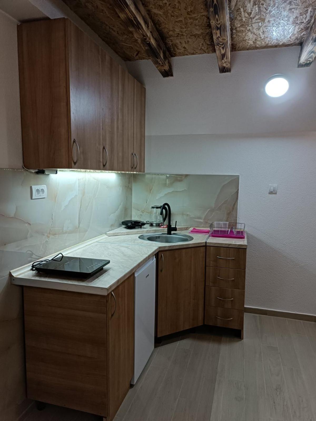 פלוזינה Apartmani Lena מראה חיצוני תמונה