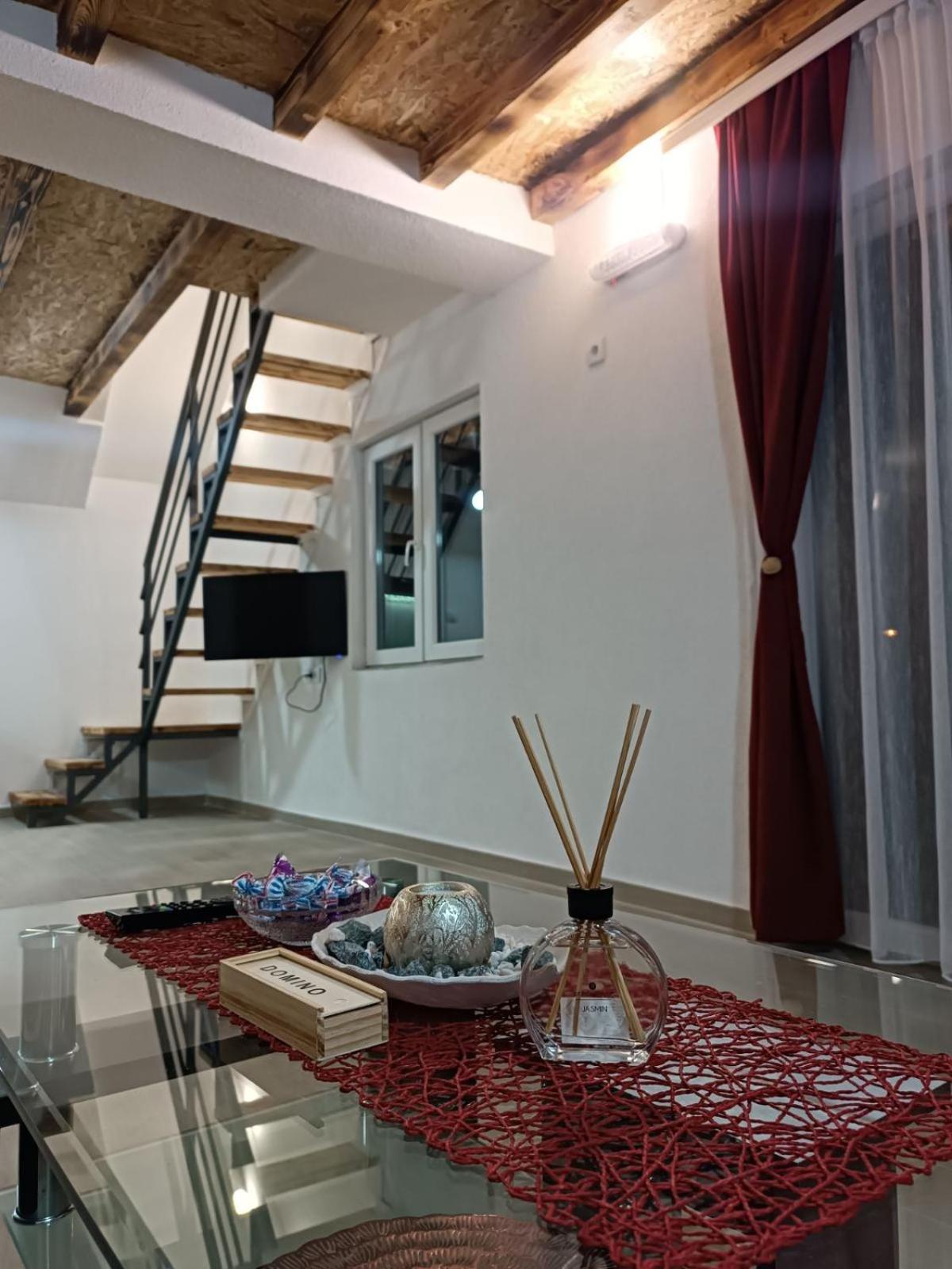 פלוזינה Apartmani Lena מראה חיצוני תמונה