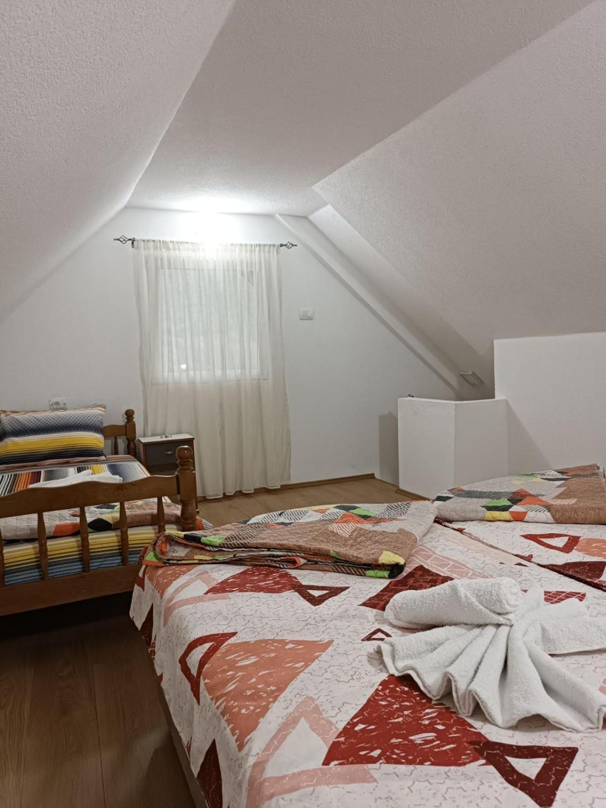 פלוזינה Apartmani Lena מראה חיצוני תמונה