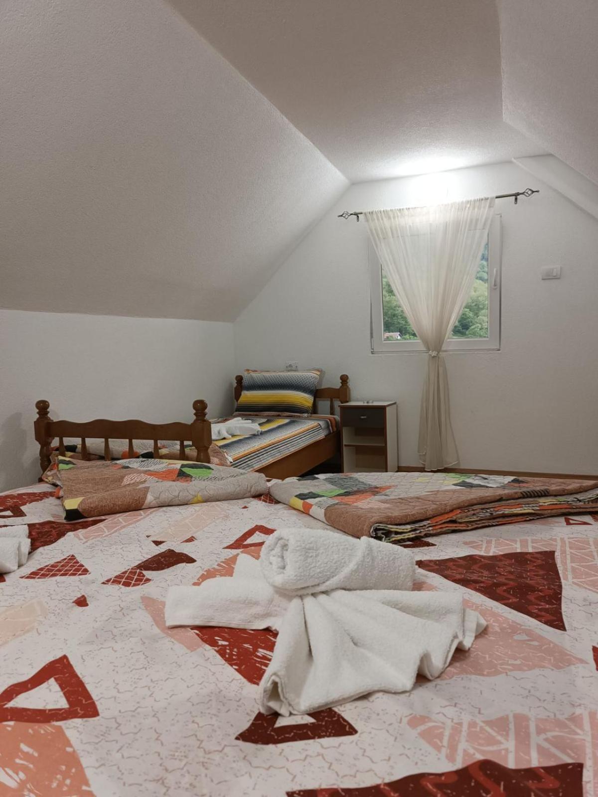 פלוזינה Apartmani Lena מראה חיצוני תמונה
